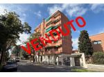VIMERCATE: IN VENDITA, ZONA CENTRALE,  AMPIO DUE LOCALI CON BALCONE E CANTINA