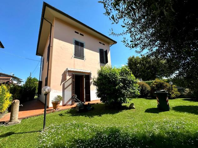 casa indipendente in vendita a Lucca in zona zona SS. Annunziata