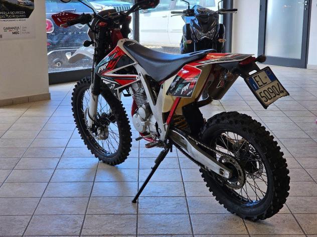 AJP PR4 125 Supremoto Pro 2.500km 2018 GUIDA A1 - Foto 4