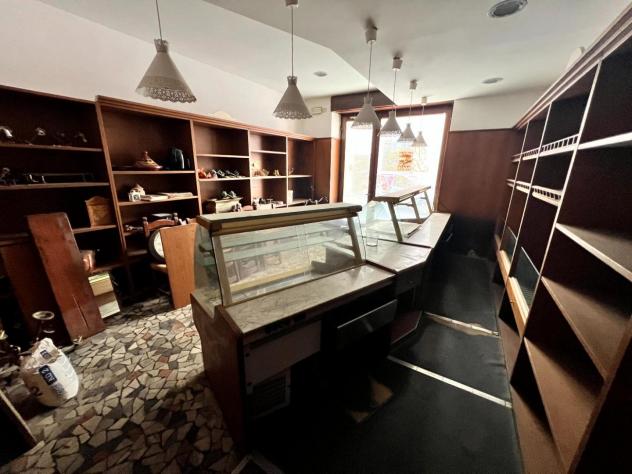 Locale comm.le/Fondo in vendita a Borgo a Mozzano 130 mq Rif: 1420131