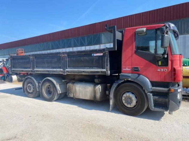 IVECO STRALIS CON CASSONE RIBALT.TRILATER. ANNO 2005 rif. 22590939