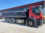 IVECO STRALIS CON CASSONE RIBALT.TRILATER. ANNO 2005 rif. 22590939