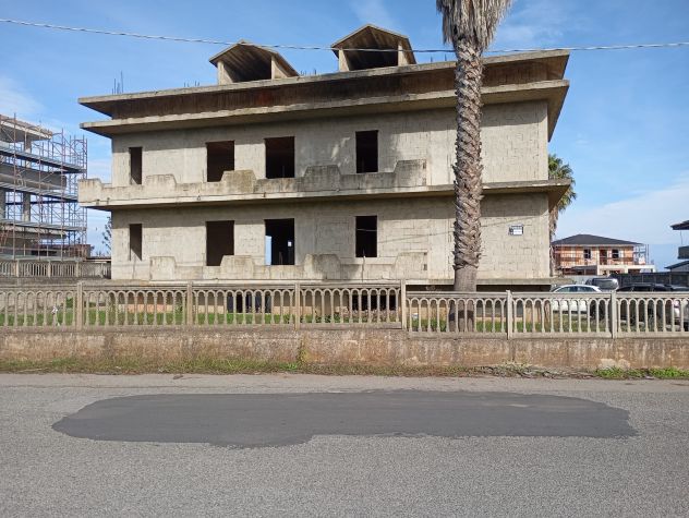Stabile grezzo in vendita 4 livelli da completare - Foto 2