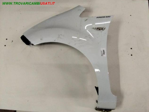 PARAFANGO ANT SX BIANCO CON FORO LUCCIOLA 999-U1310427 Carrozzeria Lamierati esterni Fiancate Parafango ant. KIA - VENGA - 01-10 - 10-15