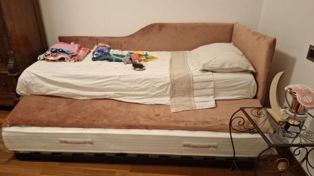 Letto e libreria