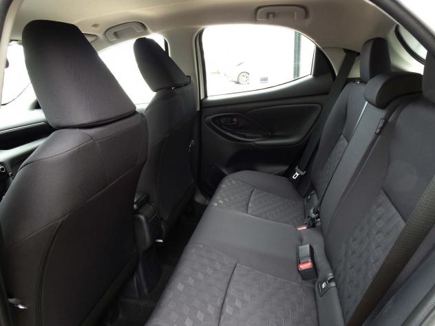 Toyota Yaris Hybrid 115 Business Pack - Foto 8