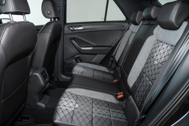 Volkswagen T-Roc 1.0 TSI R-Line 110CV - Foto 9