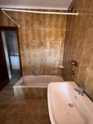 va185 - casa indipendente libera subito: 4 locali, servizi doppio box e picola area esterna recintata - Foto 10