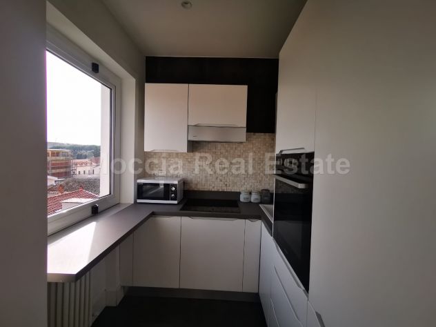 MOCCIA TRILOCALE ARREDATO NUOVO MODERNO CENTRO CON BOX (LU) - Foto 9