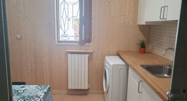 MONOLOCALE ARREDATO IN PIENO BORGO A TARANTO - Foto 4