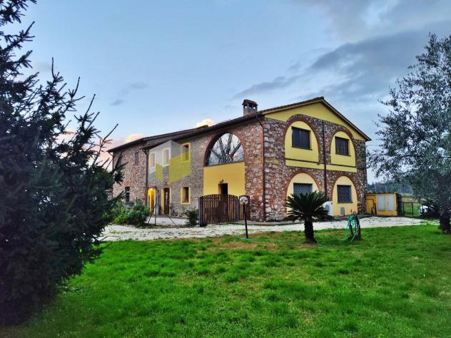 Rustico in vendita a San Giuliano Terme 560 mq Rif: 1384067