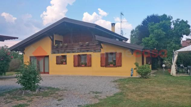 Villa di 160 m² con 4 locali e box auto in vendita a Borgomanero - Foto 2