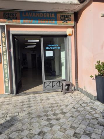 negozio in vendita a Massa