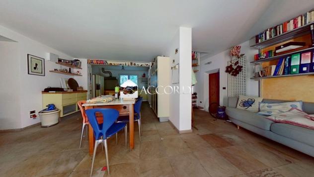 CASA INDIPENDENTE di 9 vani e di 330 mq (MONTEBELLUNA) rif. DG314A - Foto 3