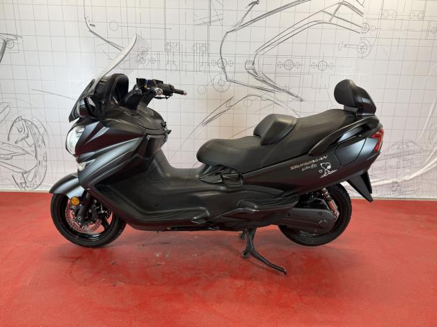 Suzuki Burgman 650 SUZUKI BURGMAN 650 - YM 2020 - Foto 4