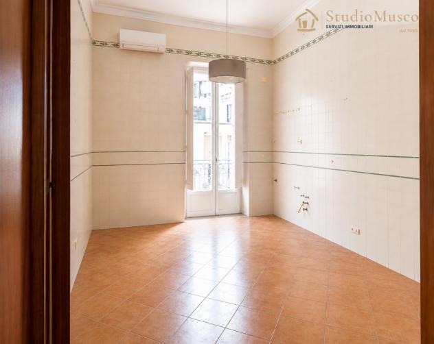 APPARTAMENTO di 10 vani e di 186 mq (NAPOLI) rif. NAVOGB - Foto 13