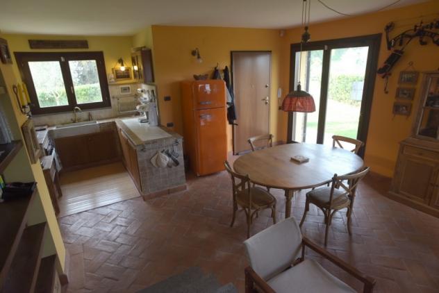 Orvieto - Vendesi abitazione indipendente su più livelli con terrazza e giardino in posizione tranquilla e panoramica nel circondario di Orvieto. CON - Foto 3