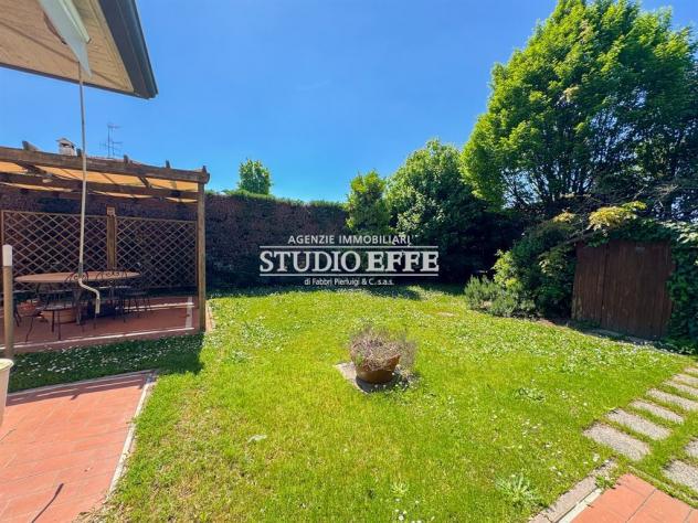 Villa ad angolo con giardino su 3 Lati - Foto 7