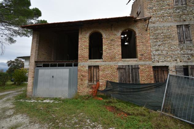 Situato in Comune di Codognè, porzione di rustico da ristrutturare. - Foto 3