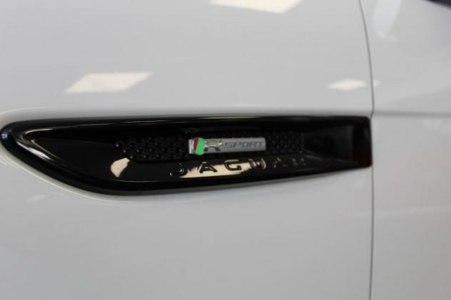 JAGUAR F-Pace 2.0 D 180 CV R-Sport Automatica rif. 24035133 - Foto 9