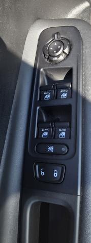 Jeep Renegade e-Hybrid 1.5 T4 MHEV 130cv Summit DDCT - Foto 10