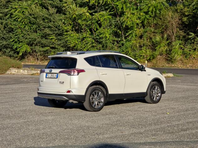 Toyota RAV 4 RAV4 2.5 Hybrid 2WD Lounge E6B Automatica 2016 - Foto 6