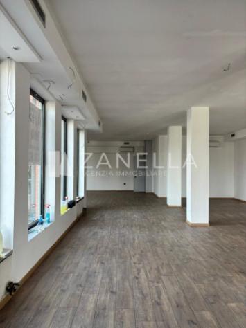 Immobile di 100 m² con 2 locali in vendita a Castelfranco Veneto