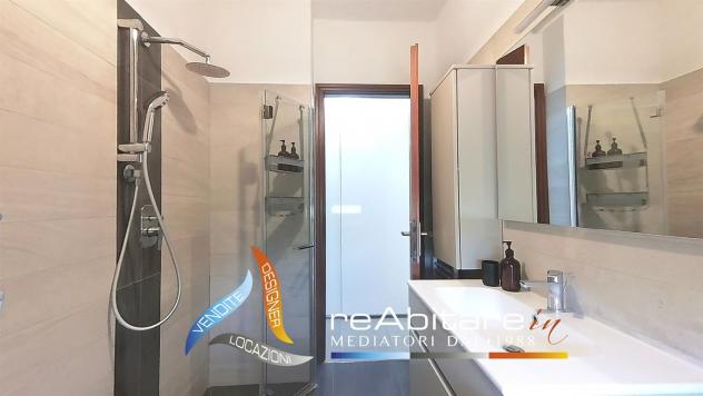 Bilocale con terrazzo: comfort e quiete per chi si trasferisce per lavoro - Foto 10