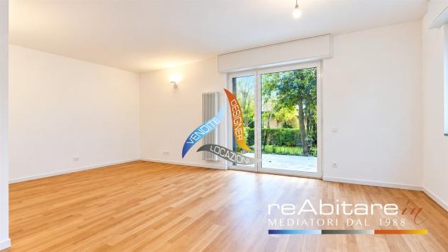 ELEGANTE VILLA SINGOLA CON GIARDINO PRIVATO E BOX – RESIDENCE ARESE 4 - Foto 17