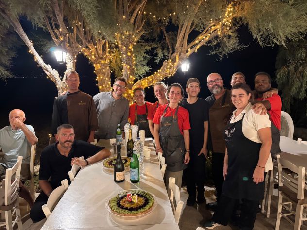 n.1 Runner / Commis di Sala a Paros in Grecia - Foto 5