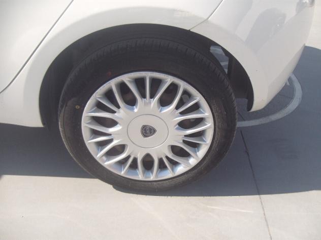 Lancia Ypsilon 1.2 69 CV 5 porte - 2017 - Foto 10