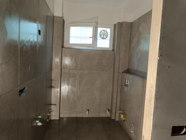 Ristrutturazione bagni ,idraulica , microcemento,resine ,piastrelle