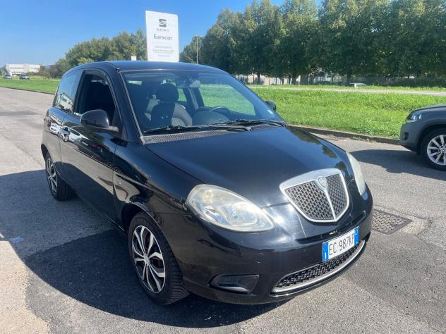 Lancia Ypsilon 1.2 - Foto 2