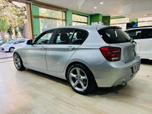 BMW 116d 5p. Efficient Dynamics Urban - Foto 6