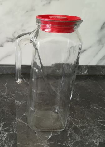 CARAFFA GRADUATA IN VETRO FRIGORELLO 1 L CON TAPPO SALVA FRESCHEZZA