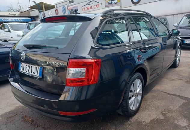 Skoda Octavia 1.6 TDI 115 CV Executive ANNO 2018 - Foto 4