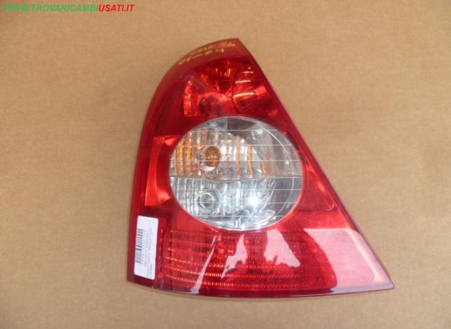 FANALE POST.S. RENAULT CLIO (C65/B65) Parti elettriche Fanaleria Fanali Fanale post. sx. RENAULT - CLIO II - 01-01-2004 - 01-01-2006, RENAULT - CL