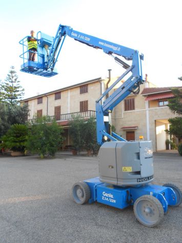 PIATTAFORME AEREA PER CAPANNONI