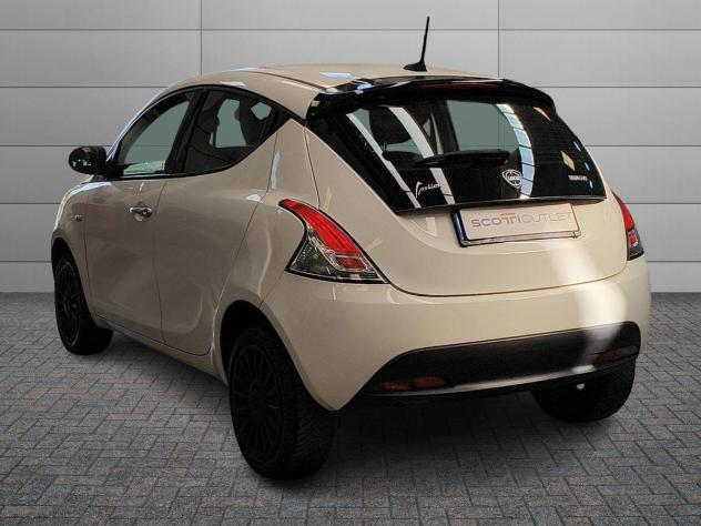 Lancia Ypsilon III 2021 1.0 firefly hybrid Silver s&s 70cv - Foto 4