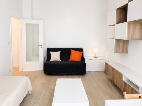 Bilocale ristrutturato nuovo balcone Lorenteggio