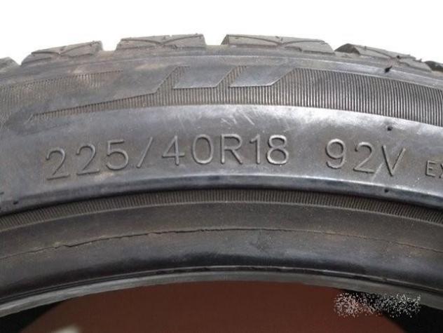 2 gomme 225 40 18 momo a8168 - Foto 7