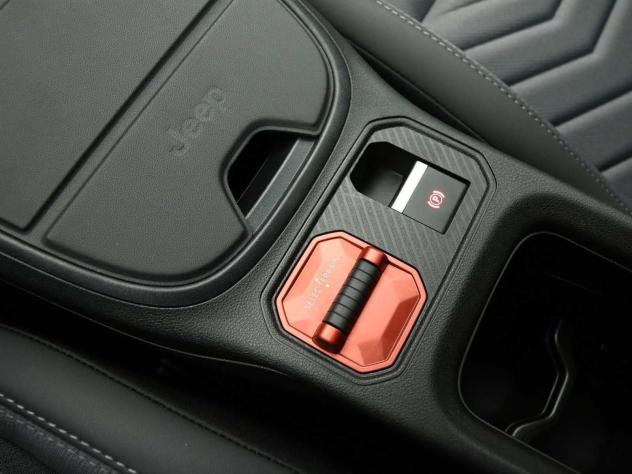 Jeep Avenger e-Hybrid 1.2 MHEV e-Hybrid Turbo Summit MY27 #TETTO APRIBILE - Foto 10