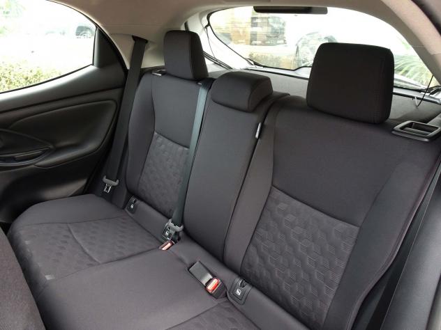 Toyota Yaris Hybrid 115 Business Pack - Foto 9