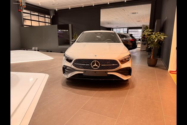 Mercedes-Benz Classe A A 250 e phev Alpine Grey Edition auto - Foto 7