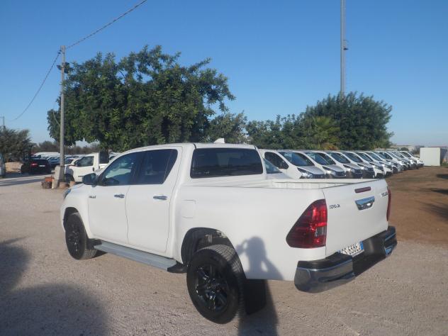 Toyota Hilux 2.4 D-4D A/T 4WD 4 porte Double Cab Lounge - Foto 6
