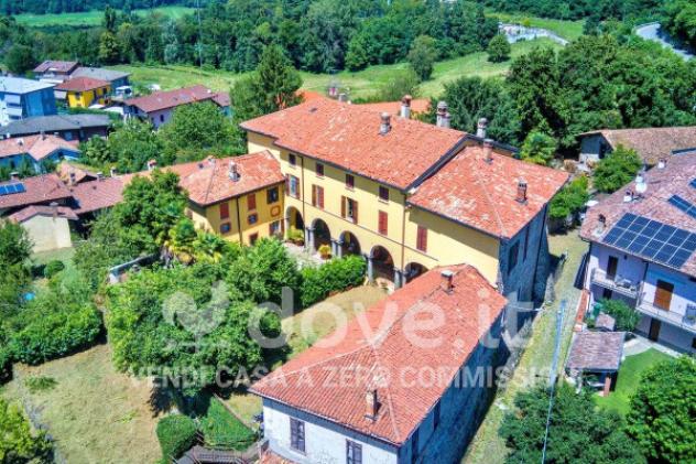 Palazzo / Stabile di 700 m² con più di 5 locali in vendita a Colverde - Foto 3