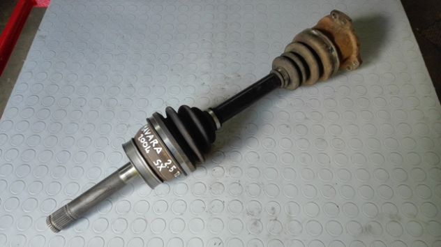Semiasse anteriore SX Nissan Navara 2.5TD del 2004