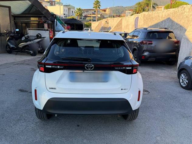 Toyota Yaris Cross 1.5 Hybrid 5p. E-CVT Active 2025 USATO - Foto 8