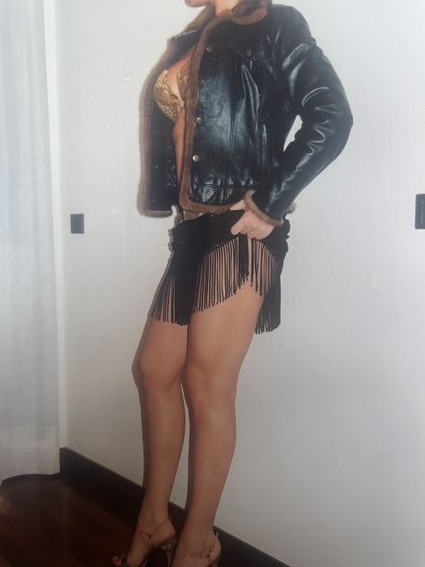 Massaggiatrice bella donna italiana Este massaggi rilassanti olistici tantrici Tel:3520504983