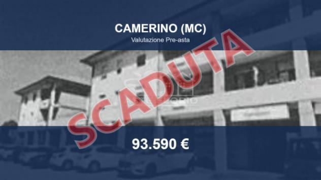 Immobile in asta di 540 m² con più di 5 locali in vendita a Camerino